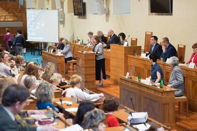 senat_rozpad_rodin_(1).jpg
